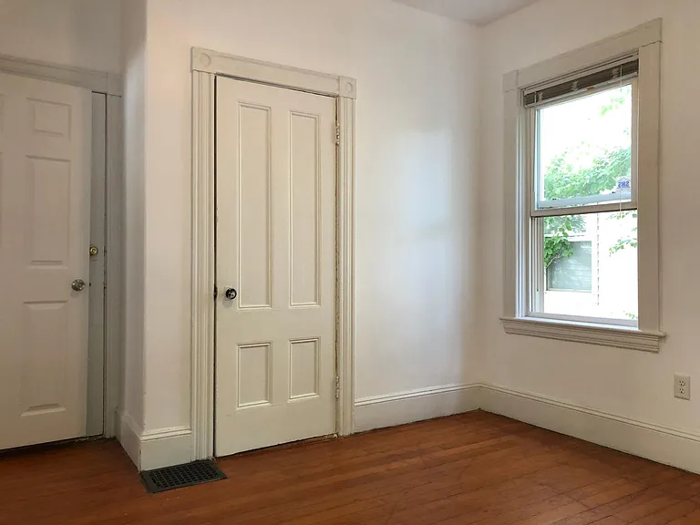 27 Violet St #1 — Photo 19