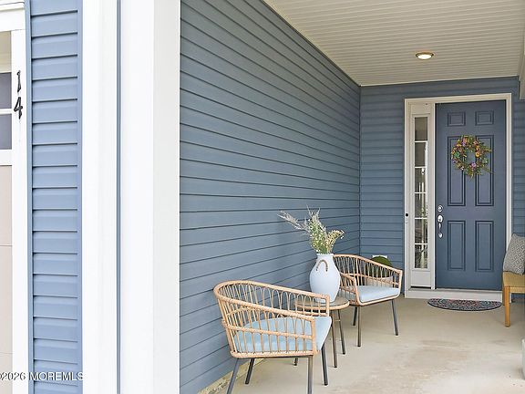 4th image of 14 Lighthouse Pt Road #604