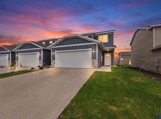 4606 E Whisper Ridge Pl, Sioux Falls, SD 57108