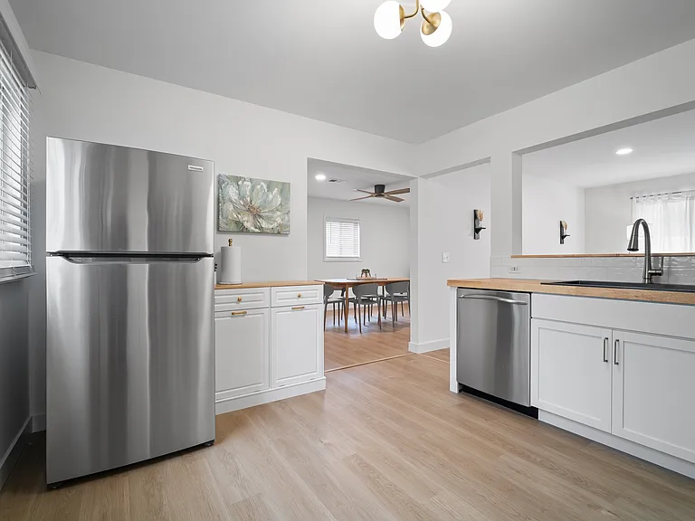 1105 Julienne Dr — Photo 6