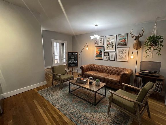 3rd image of 816 Mac Donough St #2