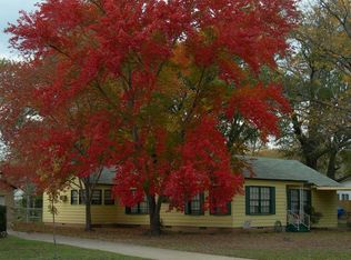 1004 N Montgomery St, Gilmer, TX 75644