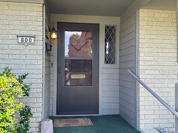 3rd image of 800 Oklahoma Ave