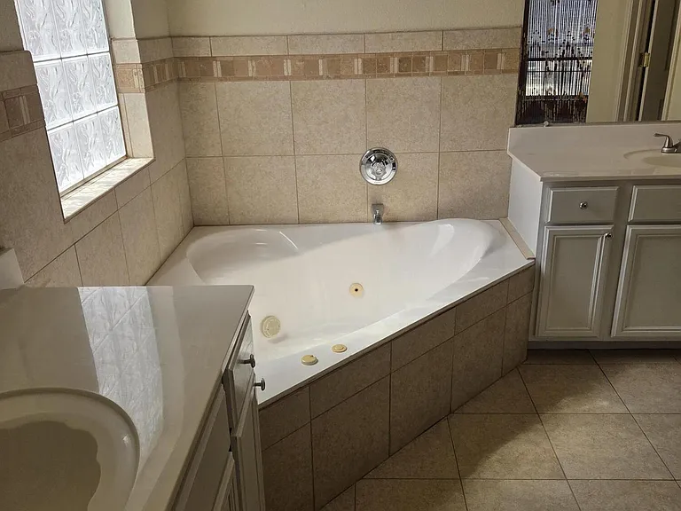3717 NE Hubble Dr — Photo 29