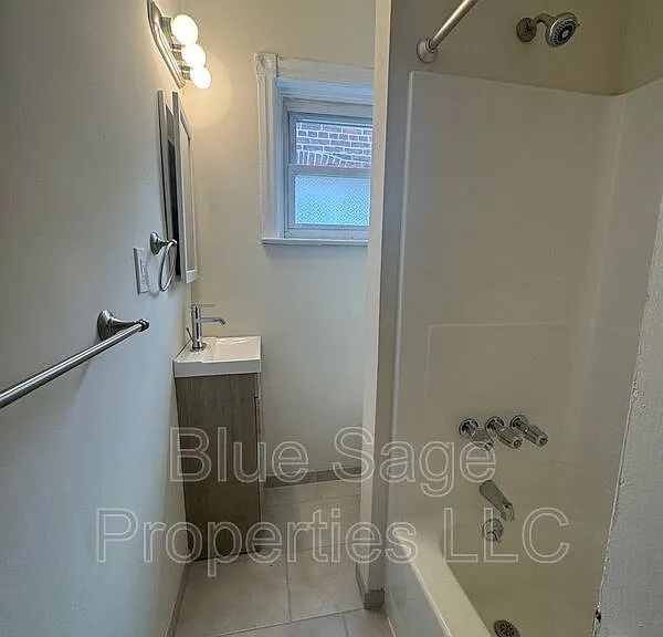 758 Saville Ave — Photo 16