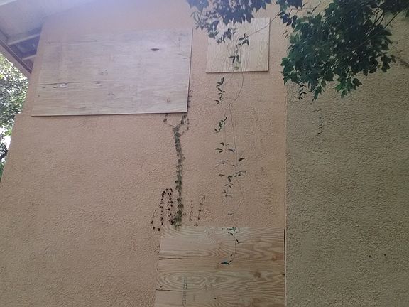 5th image of 1120 Olive St