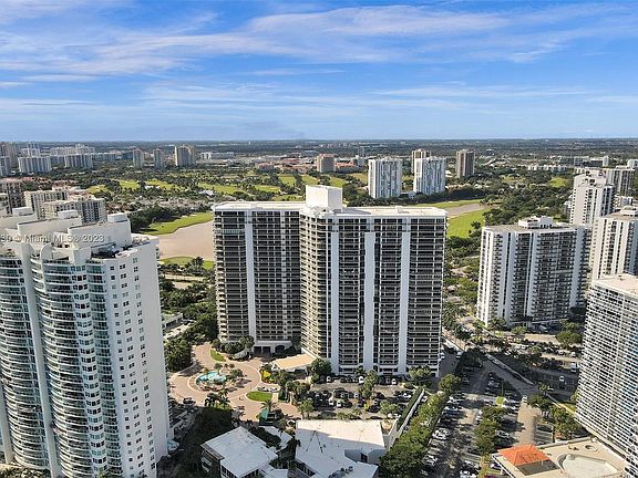 3rd image of 20281 E Country Club Dr APT 904