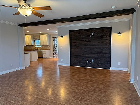 3rd image of 375 Trail Ridge Dr