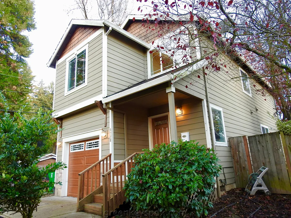 Front side view - 9228 N Weyerhaeuser Ave