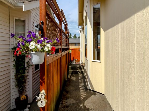 3rd image of 6219 124th Street Ct E