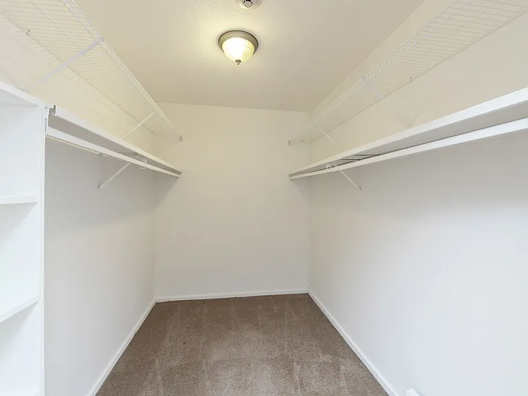 Bayside Country Club Apartments — Photo 22