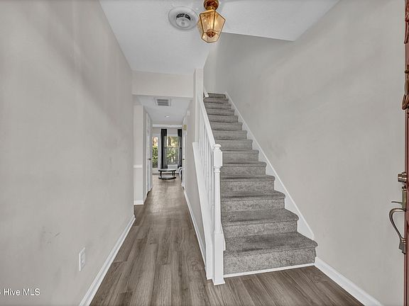 3rd image of 4937 Marlin Court