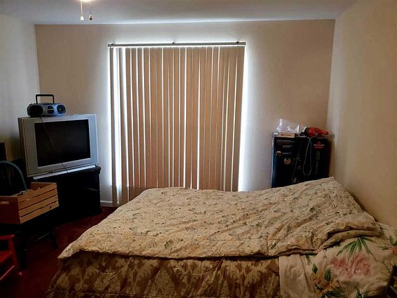 2nd image of 808 Arlington Cir