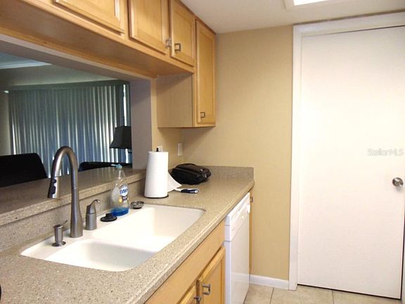 5th image of 2581 Countryside Blvd #2301