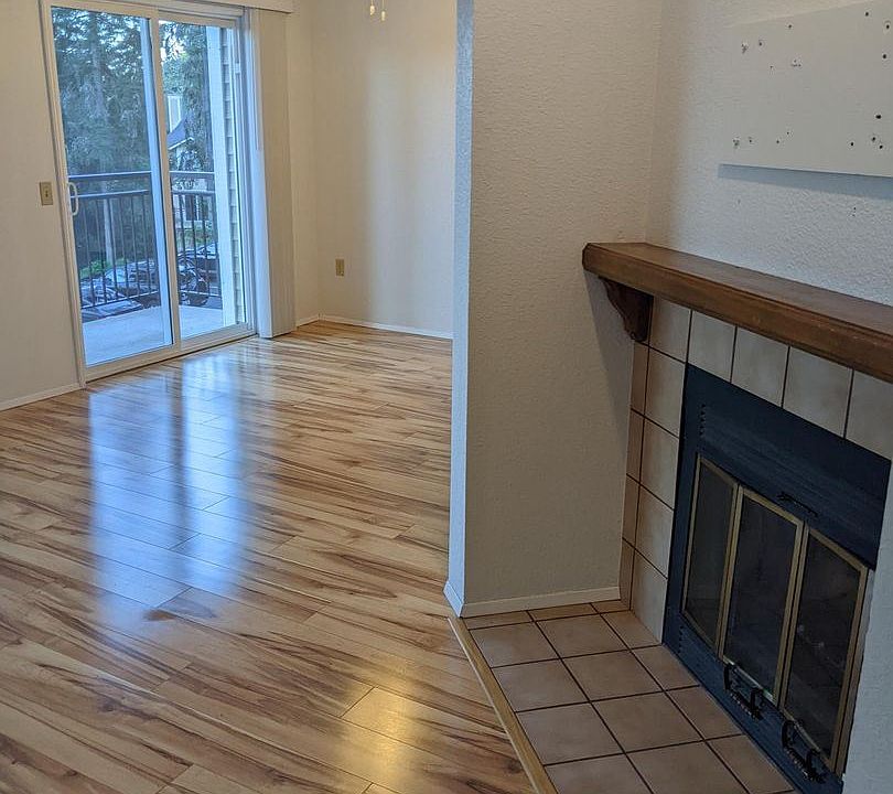 1st image of 12729 NE 170th Ln #4