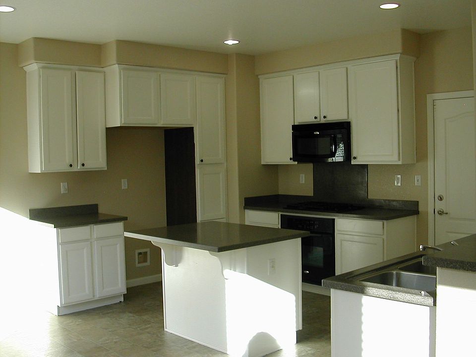 eat in kitchen nook