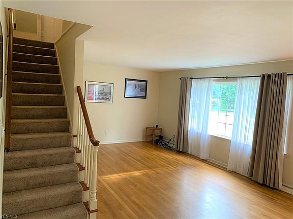 2nd image of 208 Mackinaw Ave