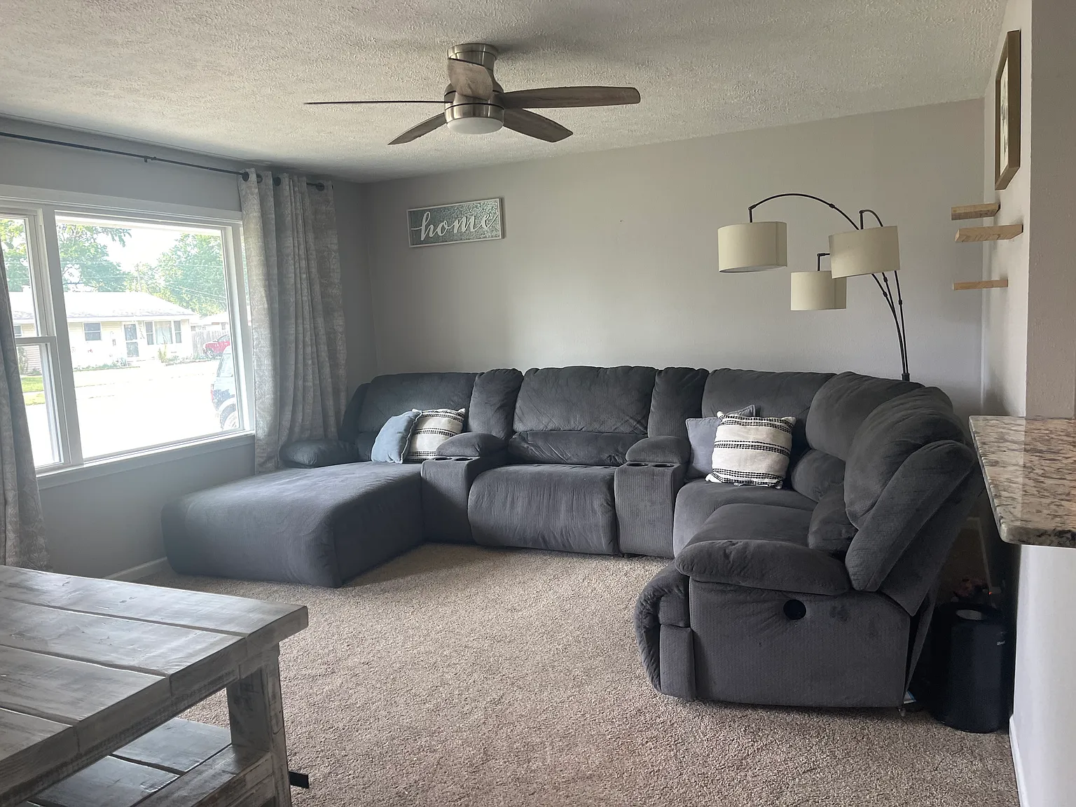 3 bed, 871 sqft, $1,700 — Photo 4