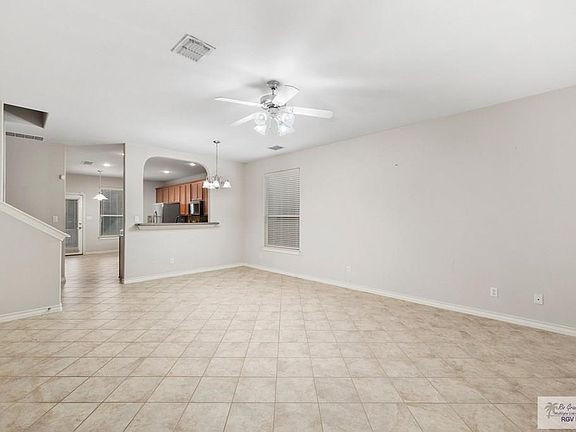 3rd image of 3920 Sorrento St