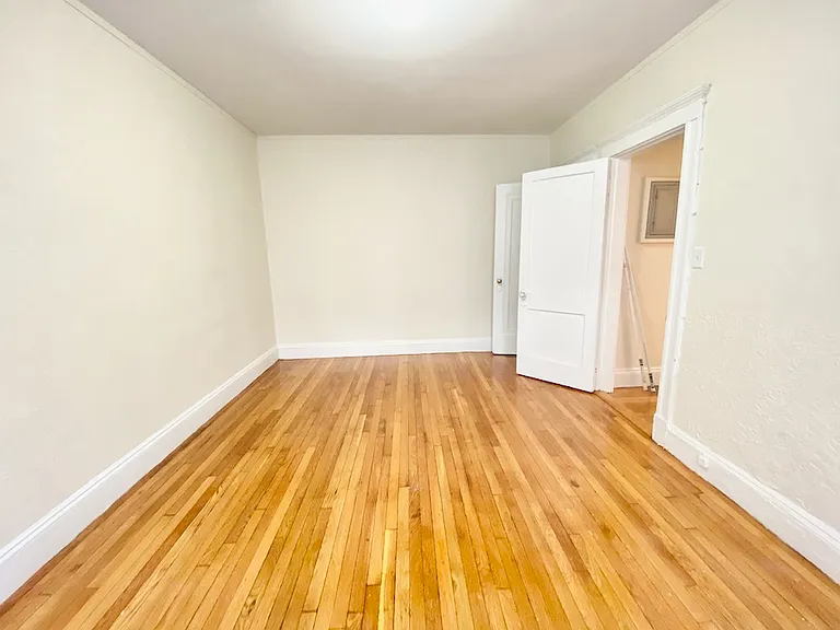 89 Park Dr #18 — Photo 3
