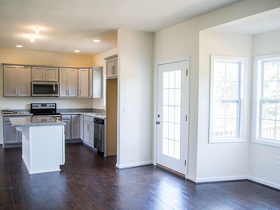 4th image of 4198 Faircrest Ln