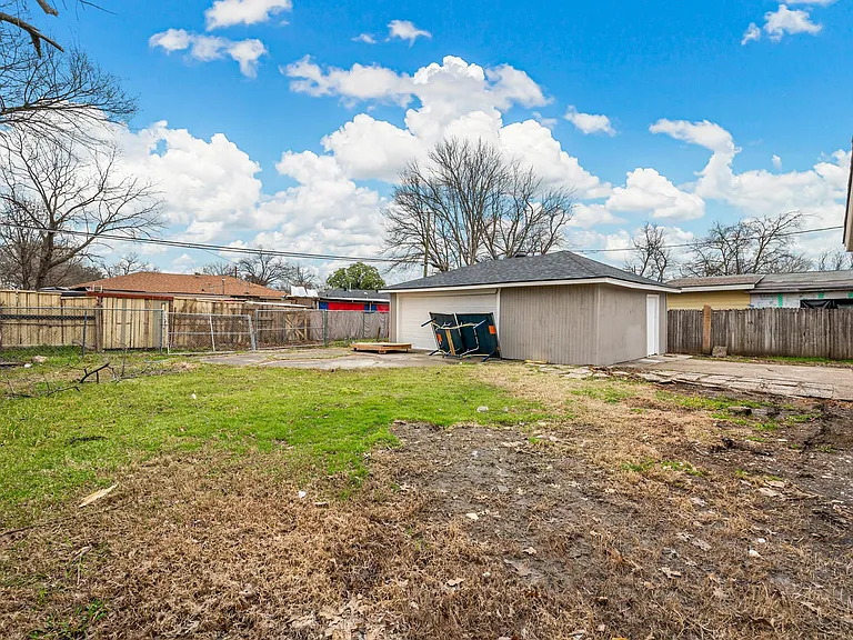 2202 Major Dr — Photo 23