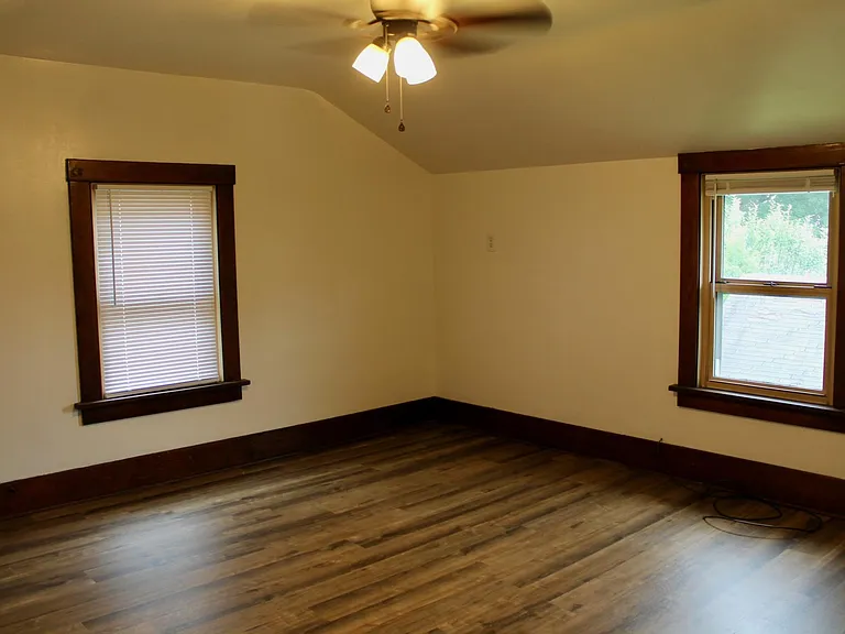 307 Franklin St — Photo 10