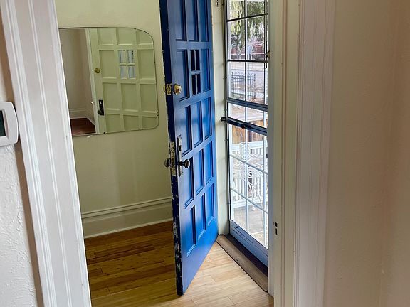 Entrance with bamboo floor foyer, step inside and feel at home.
