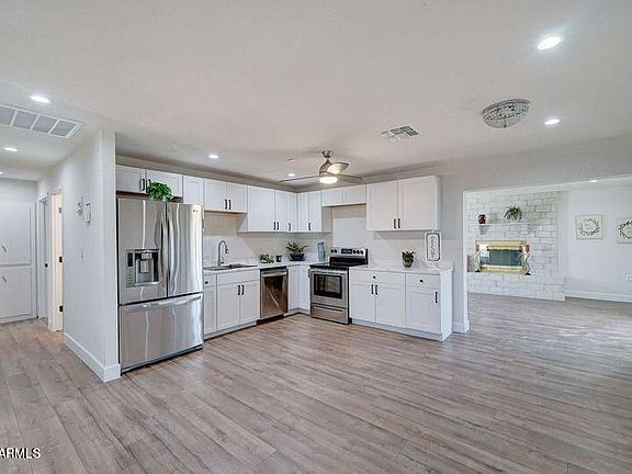 2nd image of 8221 W Avalon Drive
