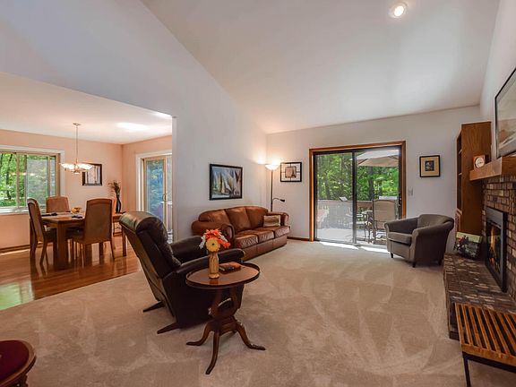 5th image of 2300 Tanglewood Ct