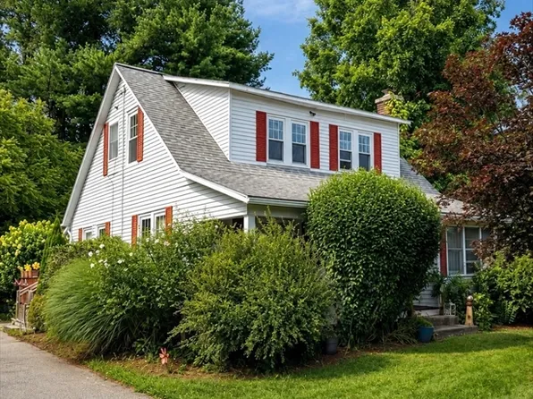 373 College Hwy, Southwick, MA 01077