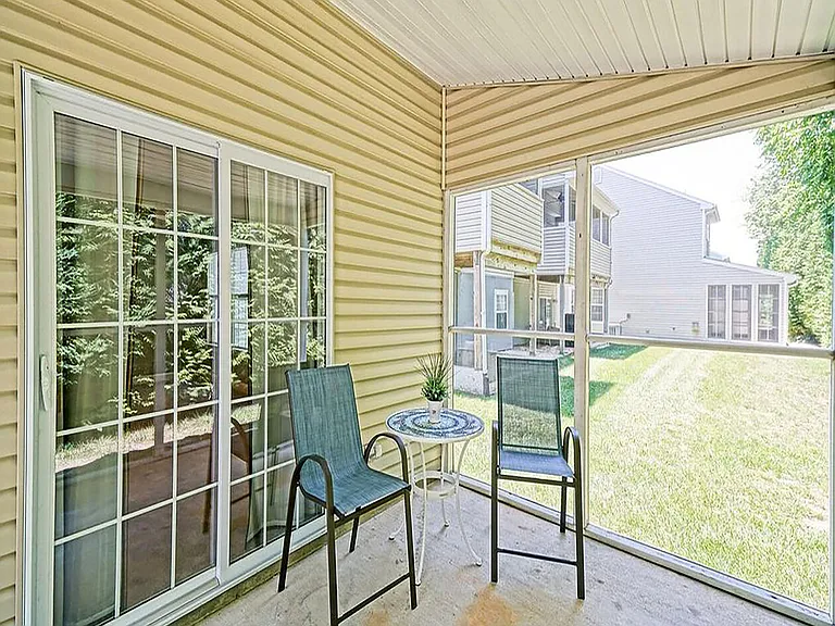 Queen Anne Way — Photo 25
