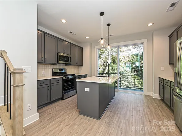 1419 Collier Walk Aly #Csw0208, Charlotte, NC 28205