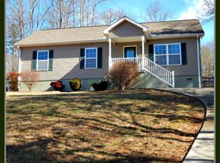 197 Hurst Cir, Franklin, NC 28734