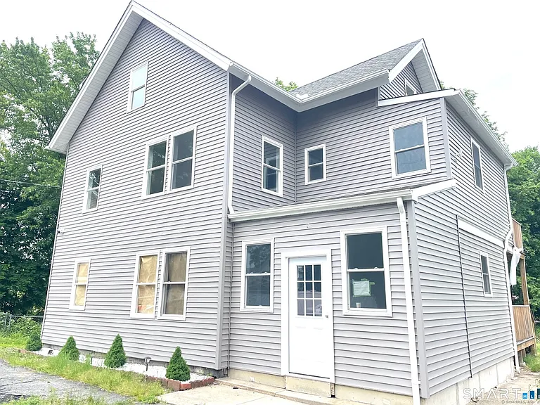 32 Lester St #2 — Photo 2
