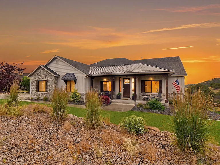 535 Trailridge Dr — Photo 1