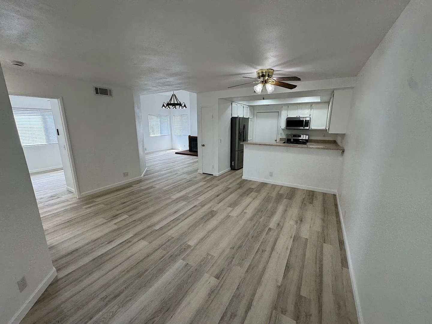3 Bedroom single level in RSD — Photo 4