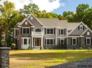14 Country Club Ln, Voorheesville, NY 12816