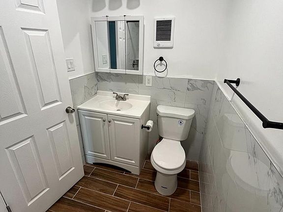 5th image of 5917 Spruce St #2