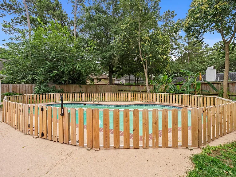 10519 Fawnview Dr — Photo 37