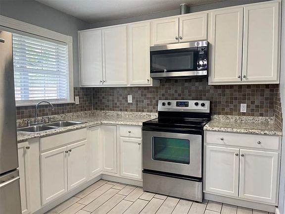 4th image of 9034 Chatwood Dr