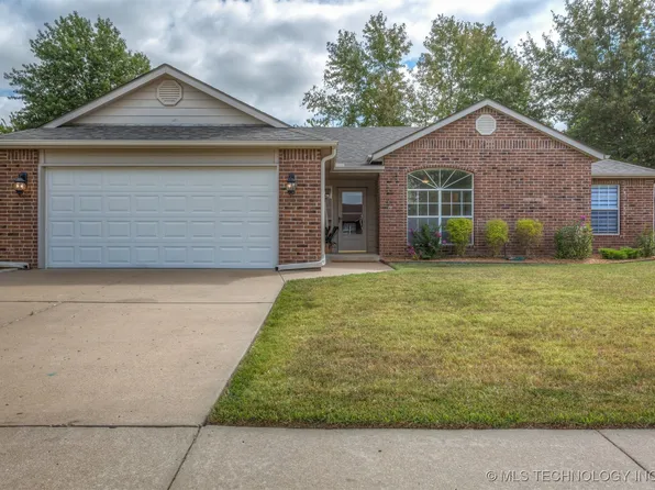 11609 N 109th East Pl, Collinsville, OK 74021