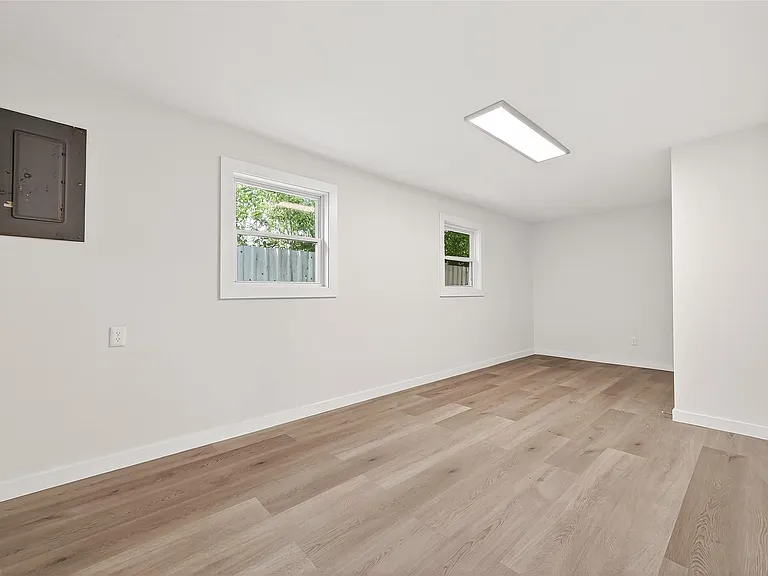 815 Brooks Ave — Photo 27