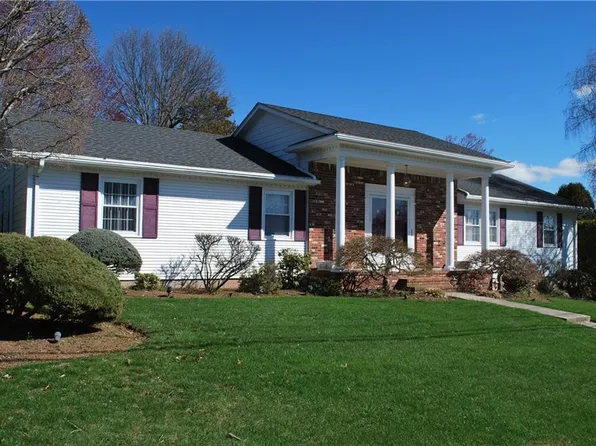 3 Carriage Way, North Providence, RI 02904