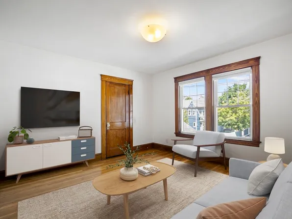 233 Lowell St APT 4, Waltham, MA 02453