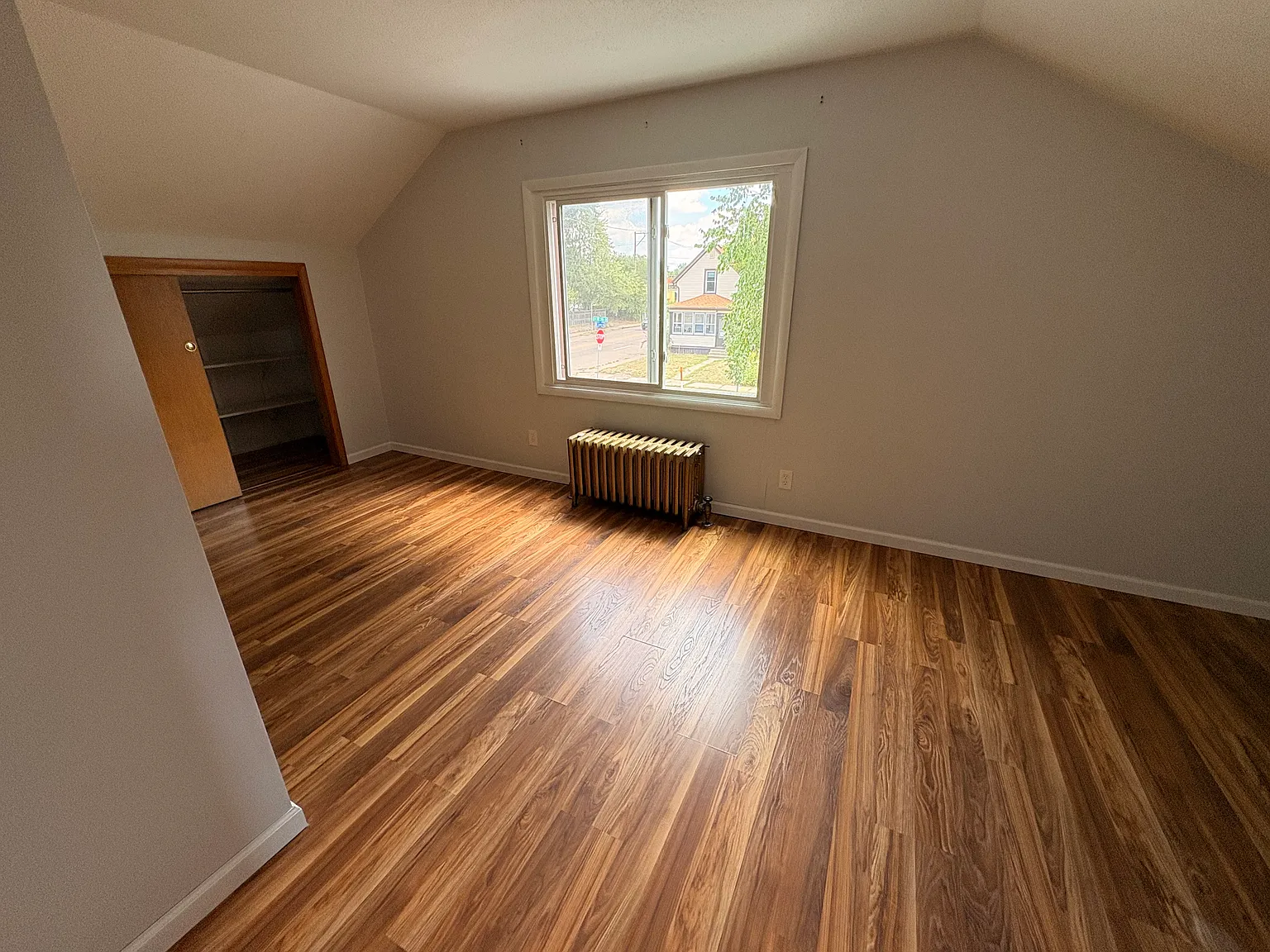 2 bed, 800 sqft, $1,600 — Photo 3