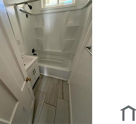 4th image of 11121 S Freeman Ave #4