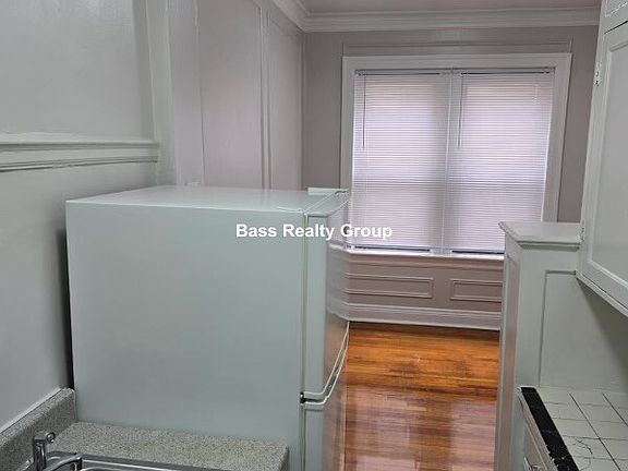 3rd image of 5114 S Blackstone Ave #17B