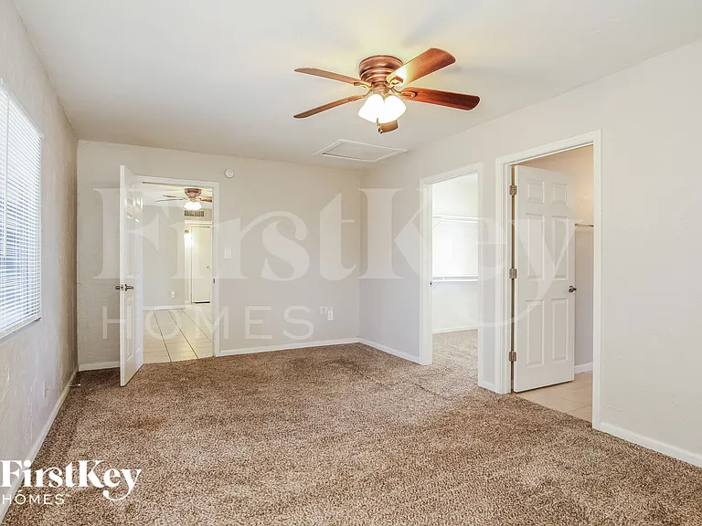 2907 E Michelle Dr — Photo 8