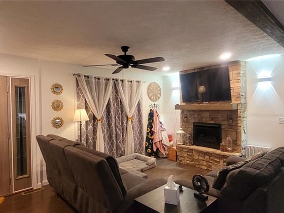 3rd image of 289 Cedar Dr